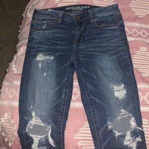 🌴American Eagle Ripped Skinny Jeans Size in 8 Regular
